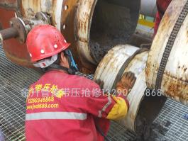 管道亲嘴扒胸摸屁股激烈视频